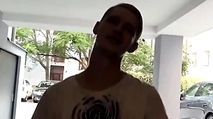 He makes him throng while he tries nearly fix his scooter until they decide its better nearly obtain fucked than talk - bigstr