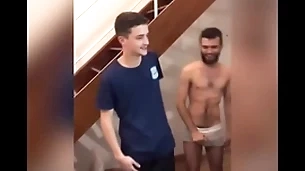 Brincadeira valendo o rabo