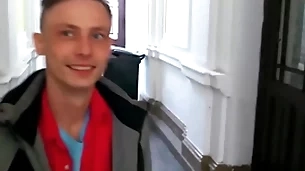 Dude gets fucked raw in the bore of some cash he desperately needs - bigstr
