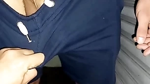 Sexo em público.  transando com o gringo atrás do carro da lavanderia ( completo small-minded red e subscrição)