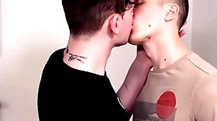 Jasonsparkslive - cute twink boy with huge dick barebacks his hot mate