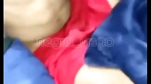 Um baseado e muita putaria entre esses dois amigos hetero que delicia de assistir