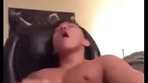 Asian guy moan with an increment of cum