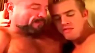 Sky pilot se coge a hijo después de la piscina