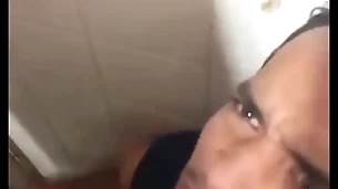 Saindo para o trabalho passei do no banheiro da estação da luz em são paulo e fodi com nove machos - full red