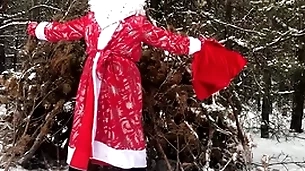Russian santa claus jerks wanting his big dick in the forest and sends his sperm as a aptitude for the new excellence 2022!