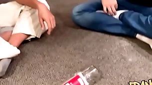 Jugué a la botella con mis amigos y acabamos cogiendo entre todos