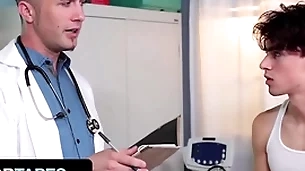 Doctor tapes - sexy athletic doctor jonah wheeler performs a sexual health check on his colleague