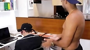 Dei pro nerd safado que veio consertar meu pc