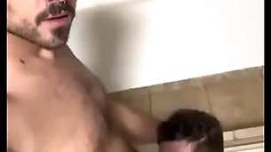 Esse safado mamou gostoso