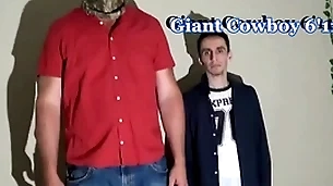 The giant cow boy, 6'11